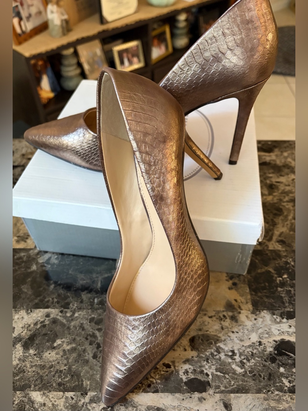 NWOT Vince Camuto Savilla Snakeskin Pattern Leather Pumps in Bronze - Size 7.5